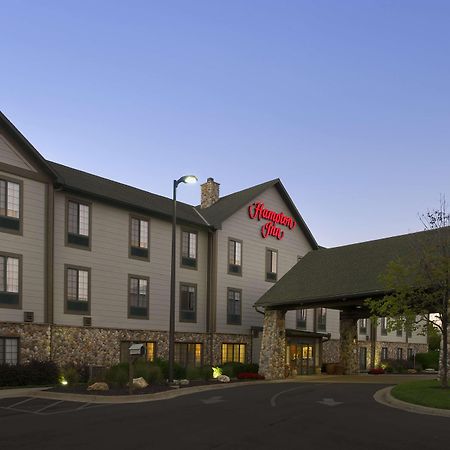 Hampton Inn Kansas City The Legends Exterior photo