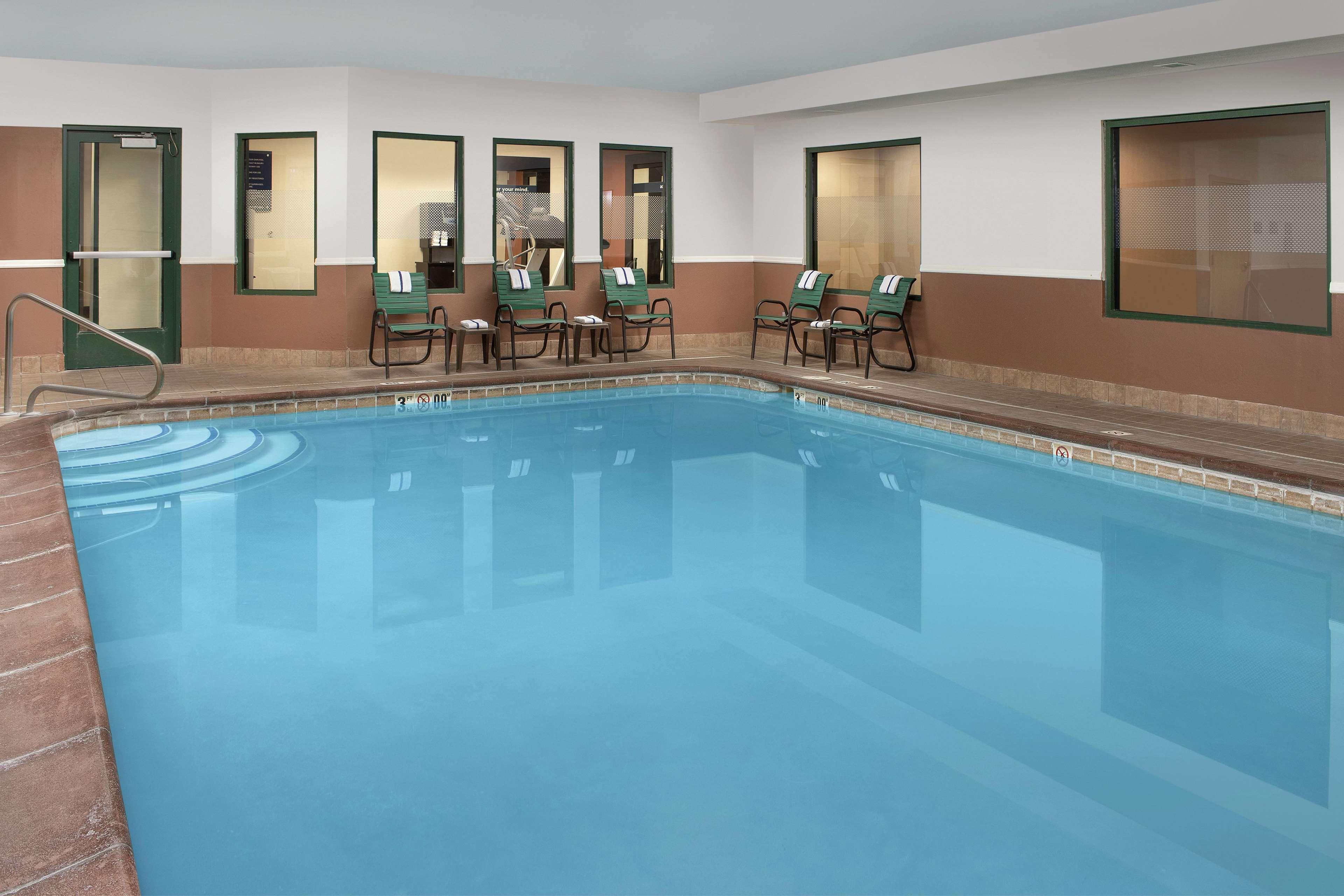 Hampton Inn Kansas City The Legends Facilities photo