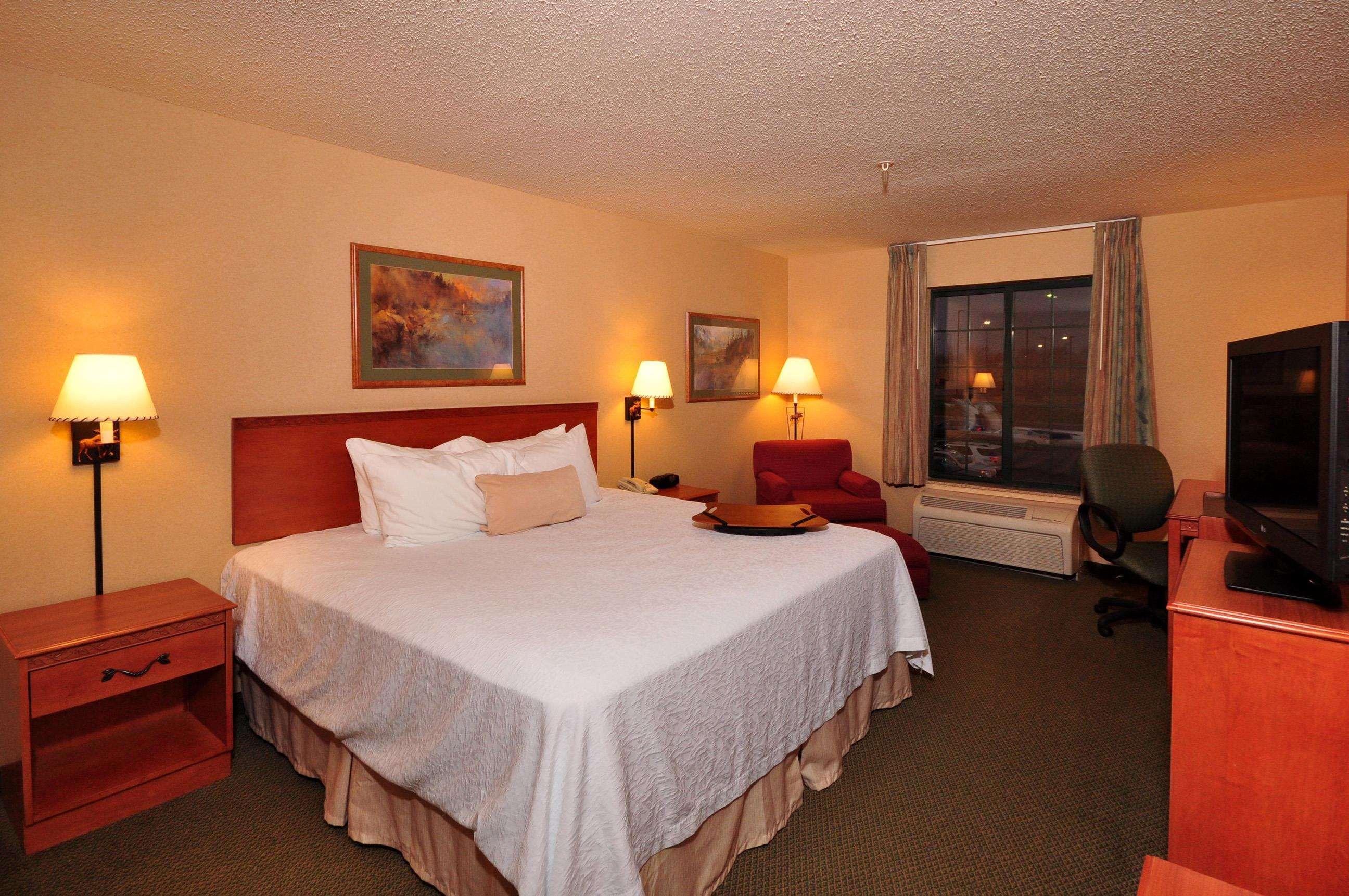 Hampton Inn Kansas City The Legends Exterior photo